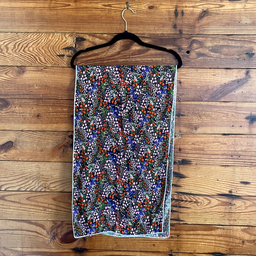 Floral scarf accent piece